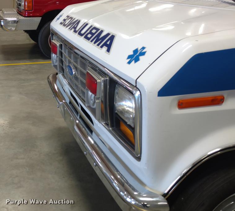 image for item BU9913 1989 Ford Econoline E350 Super ambulance