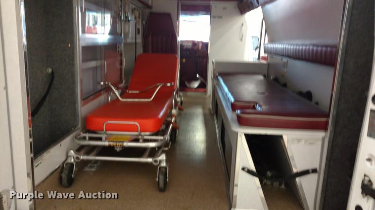 image for item BU9913 1989 Ford Econoline E350 Super ambulance