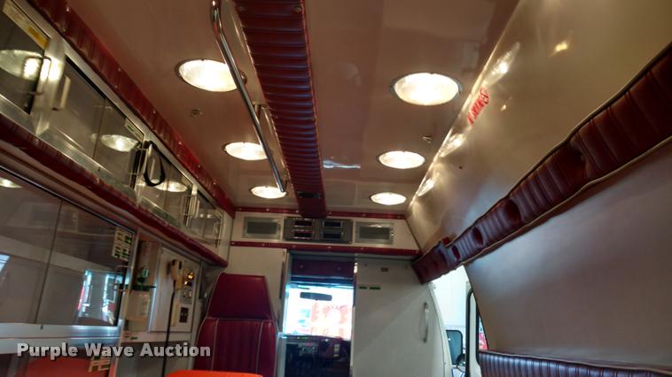 image for item BU9913 1989 Ford Econoline E350 Super ambulance
