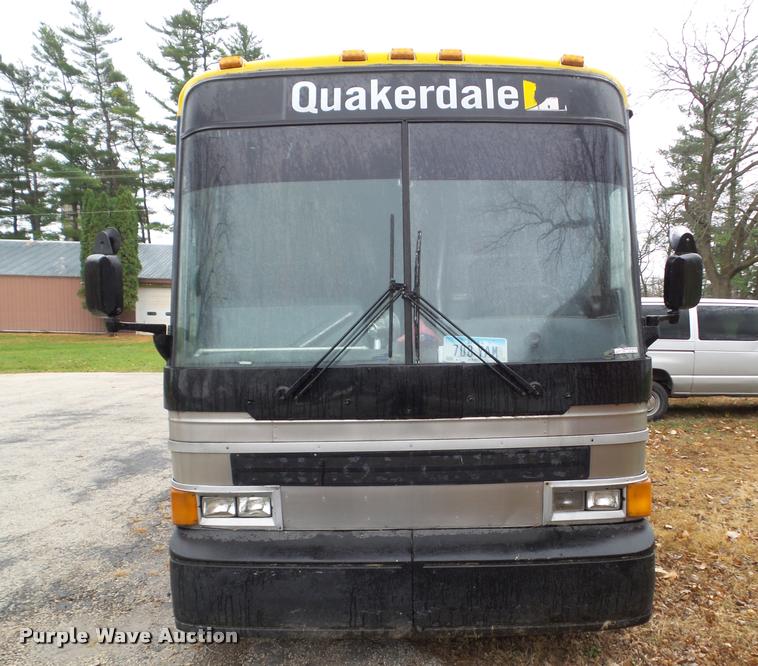 image for item BZ9953 1986 MCI 102A3 bus