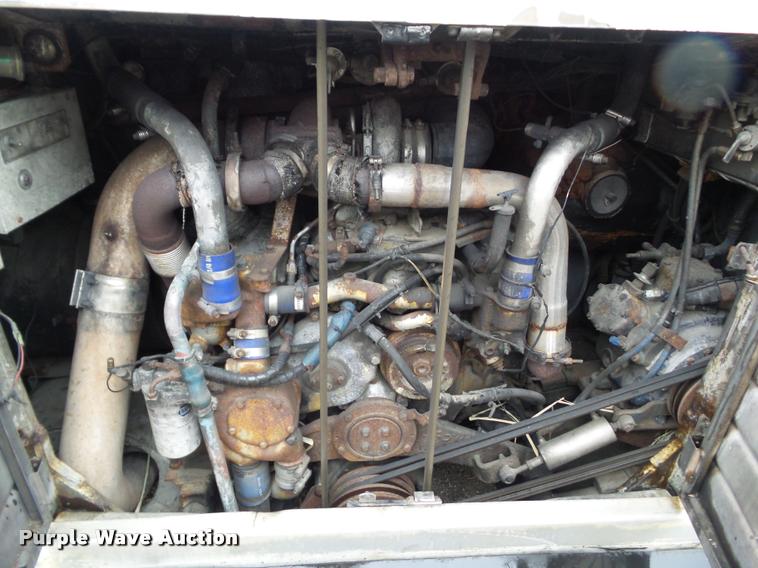 image for item BZ9953 1986 MCI 102A3 bus