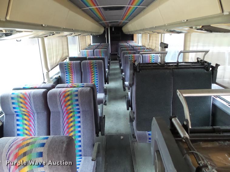 image for item BZ9953 1986 MCI 102A3 bus