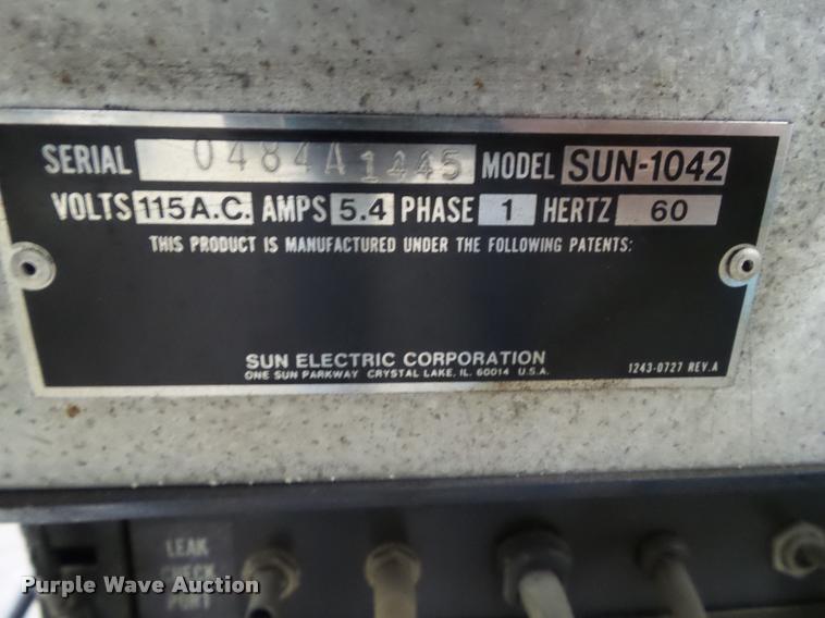 image for item CB9806 1983 Sun Inspector II analyzer
