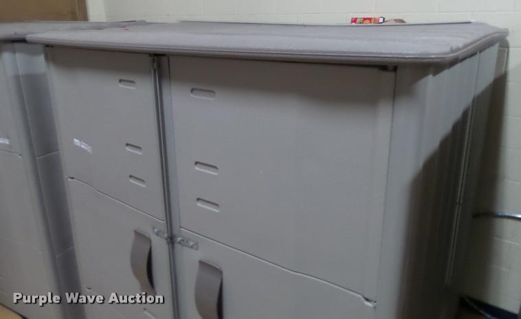 image for item CC9044 Rubbermaid shed