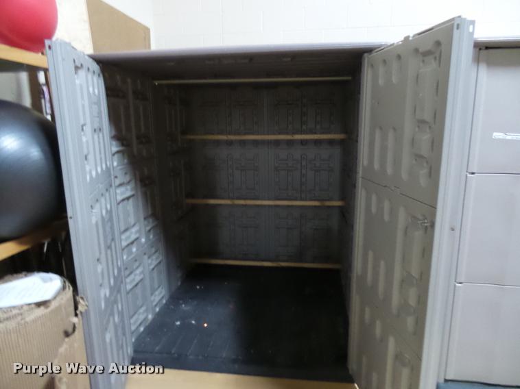 image for item CC9047 Rubbermaid shed