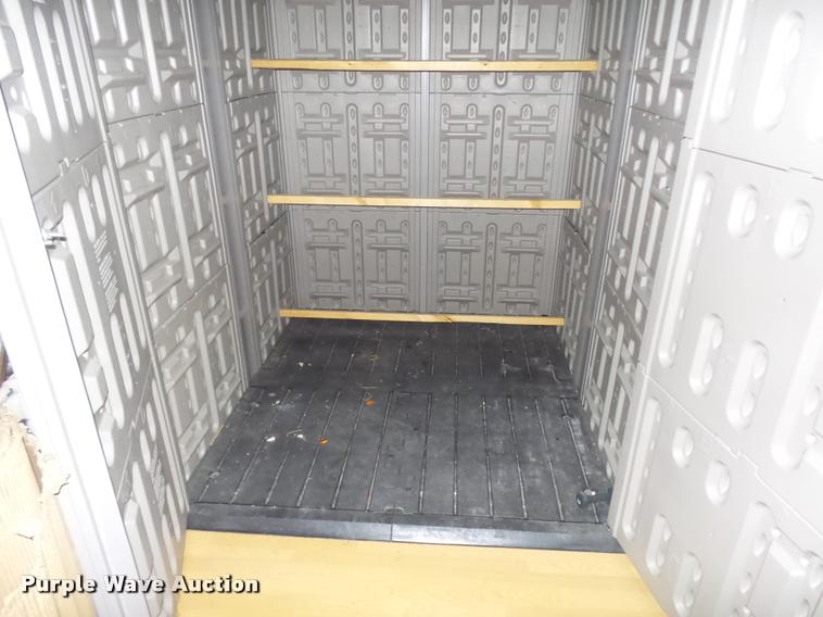 image for item CC9047 Rubbermaid shed
