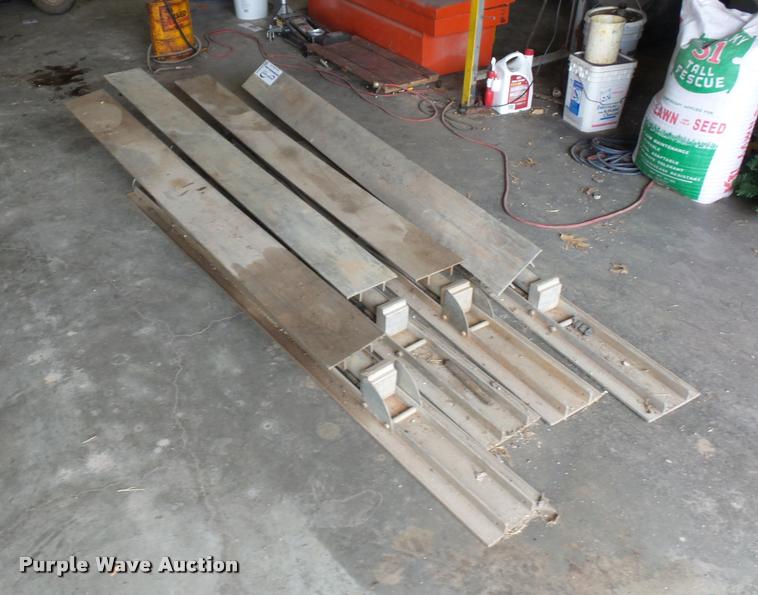 image for item DA4018 (4) hydraulic trench shoring beams