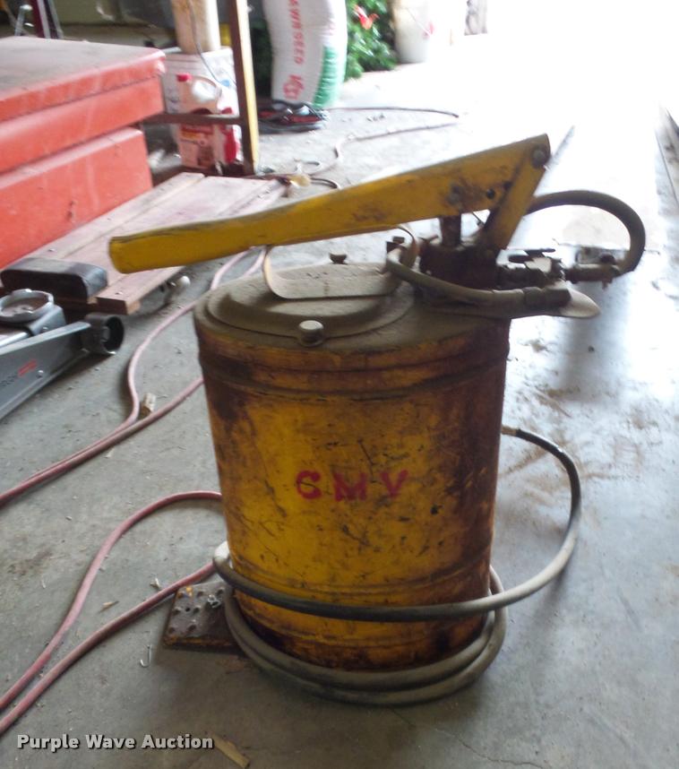 image for item DA4018 (4) hydraulic trench shoring beams