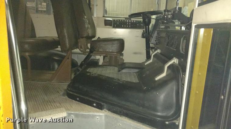 image for item DA5506 1993 Blue Bird TC2000 school bus