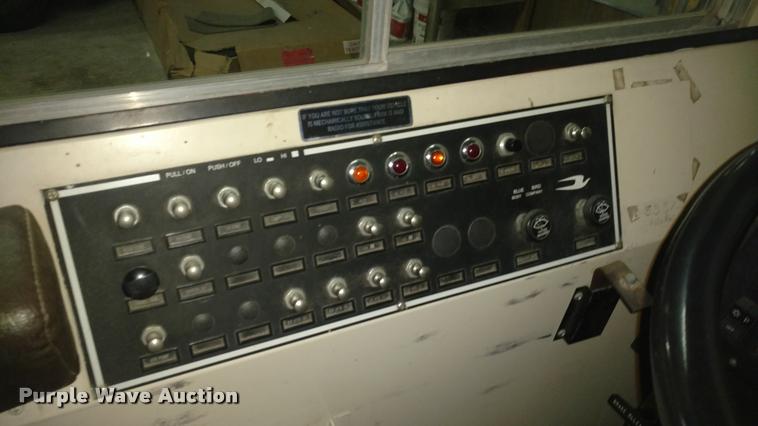 image for item DA5506 1993 Blue Bird TC2000 school bus