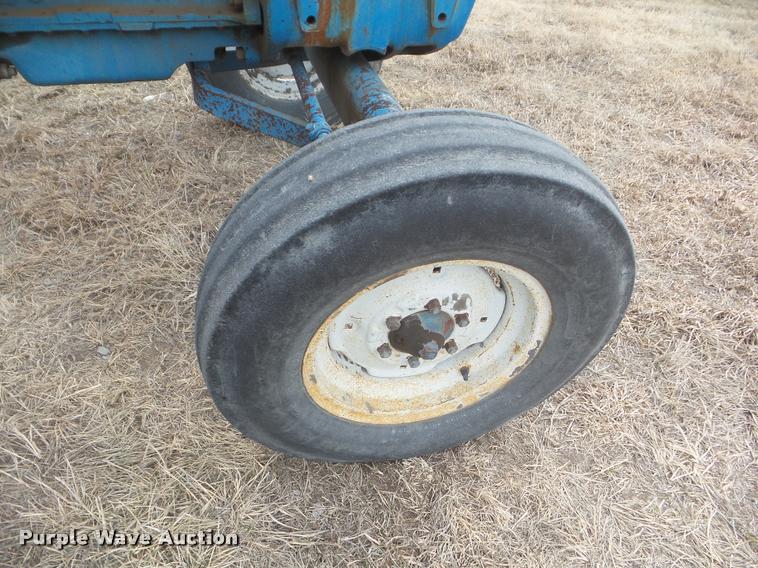 image for item DA7717 Ford 5600 tractor