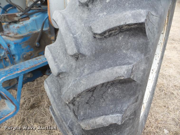 image for item DA7717 Ford 5600 tractor