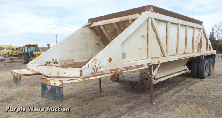 image for item DA7718 1988 Rancho bottom dump trailer