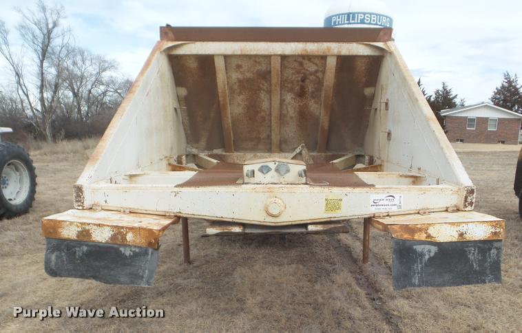 image for item DA7718 1988 Rancho bottom dump trailer