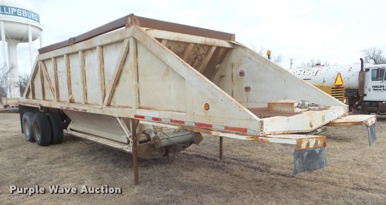 image for item DA7718 1988 Rancho bottom dump trailer