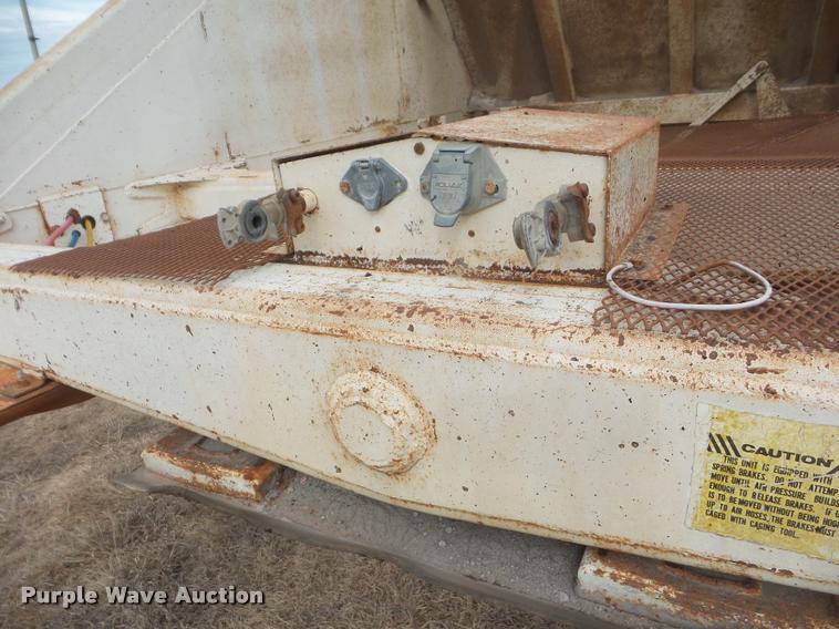 image for item DA7718 1988 Rancho bottom dump trailer