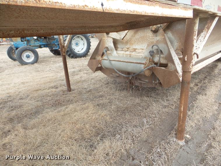 image for item DA7718 1988 Rancho bottom dump trailer