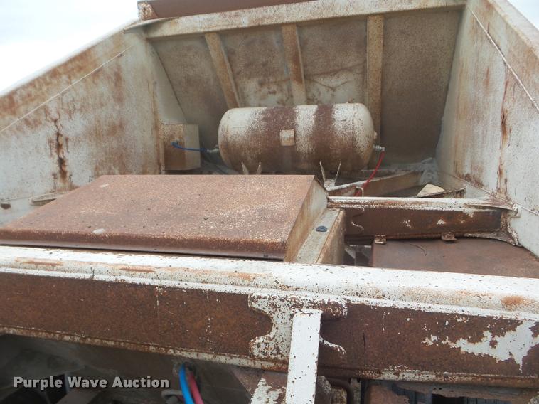 image for item DA7718 1988 Rancho bottom dump trailer