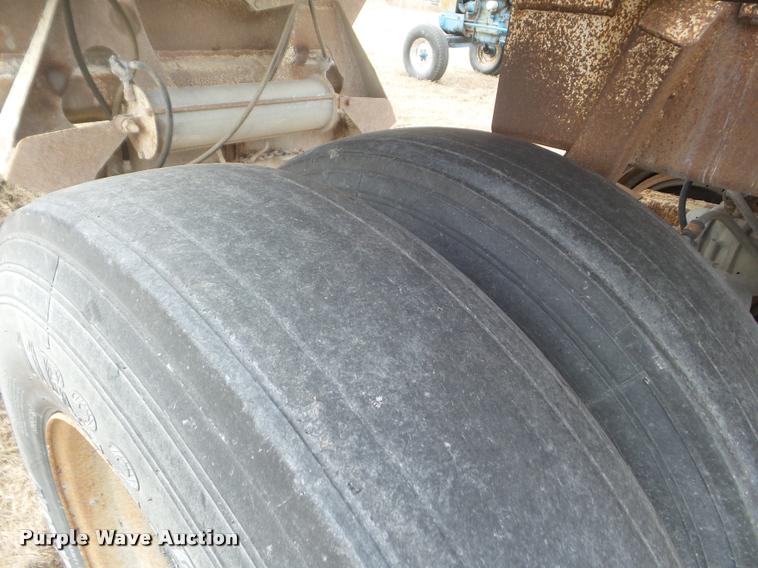 image for item DA7718 1988 Rancho bottom dump trailer