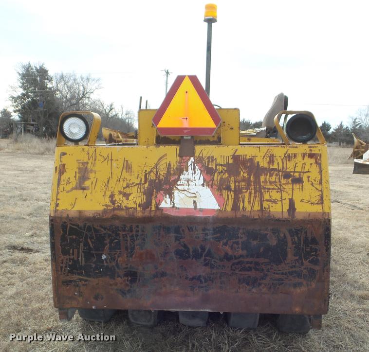 image for item DA7719 Hyster C530A pneumatic roller