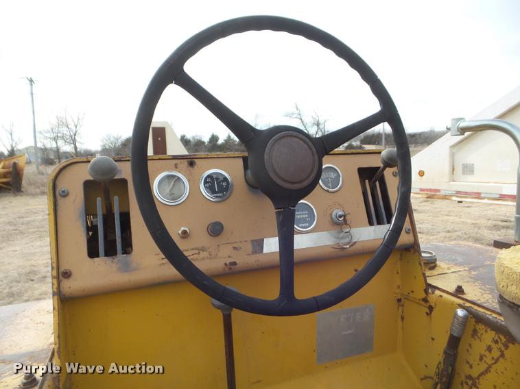 image for item DA7719 Hyster C530A pneumatic roller