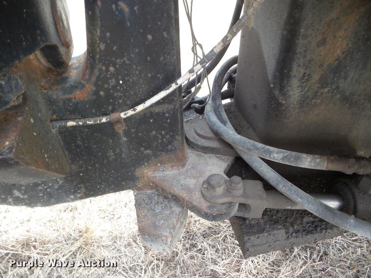 image for item DA7719 Hyster C530A pneumatic roller