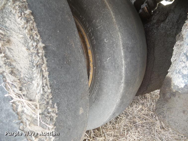 image for item DA7719 Hyster C530A pneumatic roller