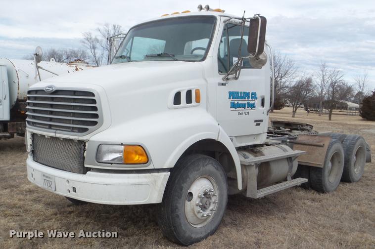 image for item DA7721 2007 Sterling A9500 semi truck