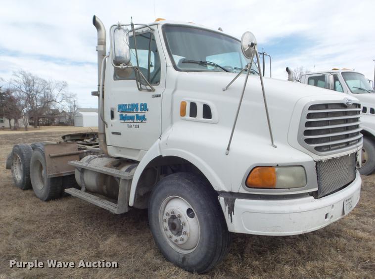 image for item DA7721 2007 Sterling A9500 semi truck