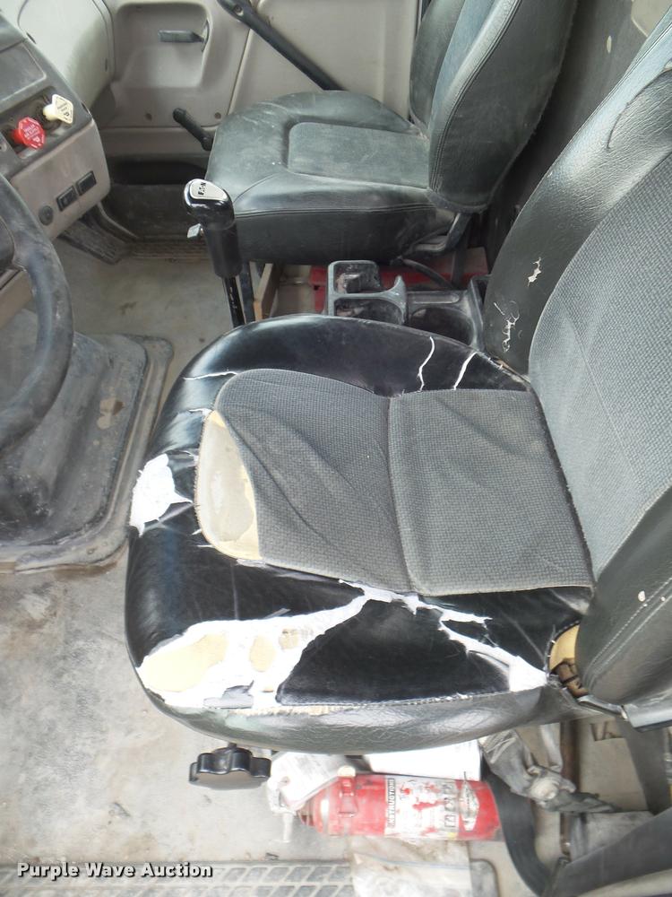 image for item DA7721 2007 Sterling A9500 semi truck