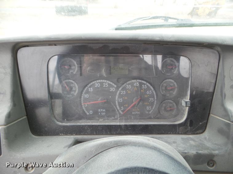 image for item DA7721 2007 Sterling A9500 semi truck