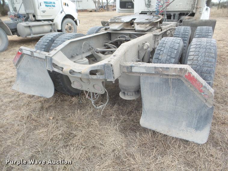 image for item DA7721 2007 Sterling A9500 semi truck