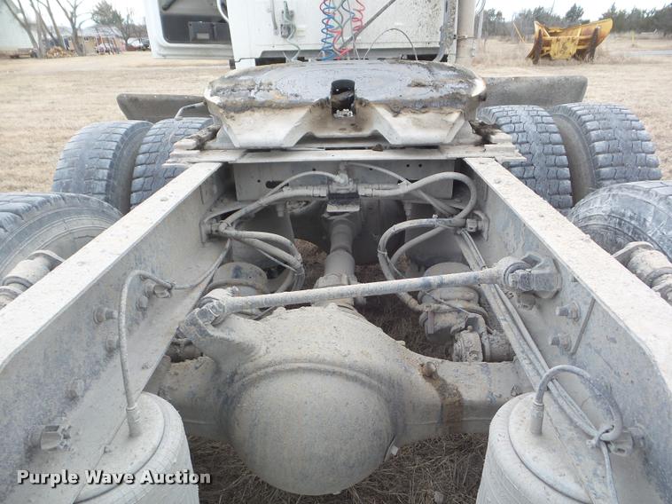 image for item DA7721 2007 Sterling A9500 semi truck