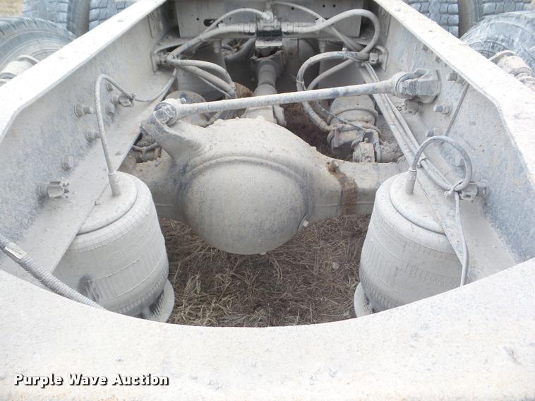 image for item DA7721 2007 Sterling A9500 semi truck