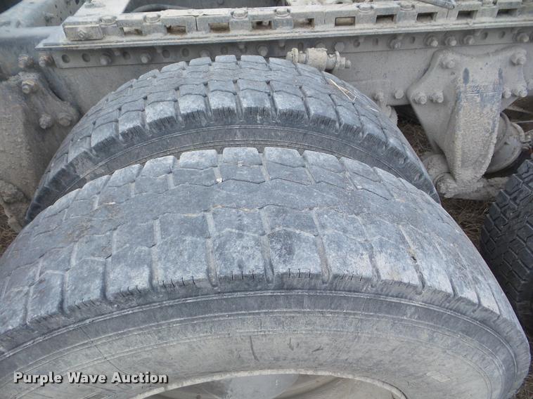 image for item DA7721 2007 Sterling A9500 semi truck