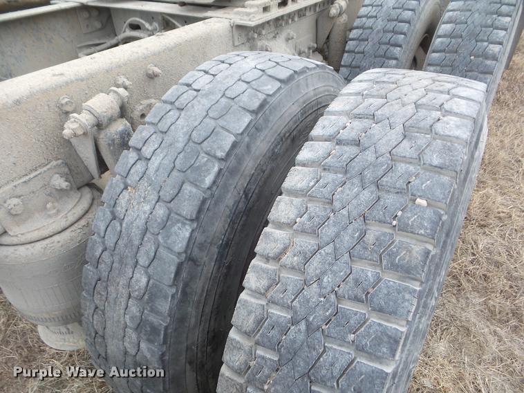 image for item DA7721 2007 Sterling A9500 semi truck