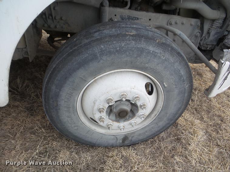 image for item DA7721 2007 Sterling A9500 semi truck