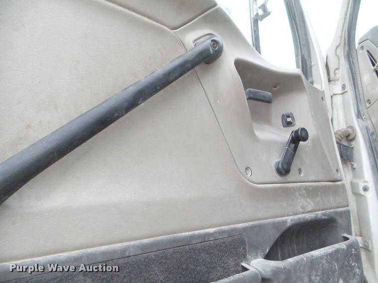 image for item DA7722 2007 Sterling A9500 semi truck