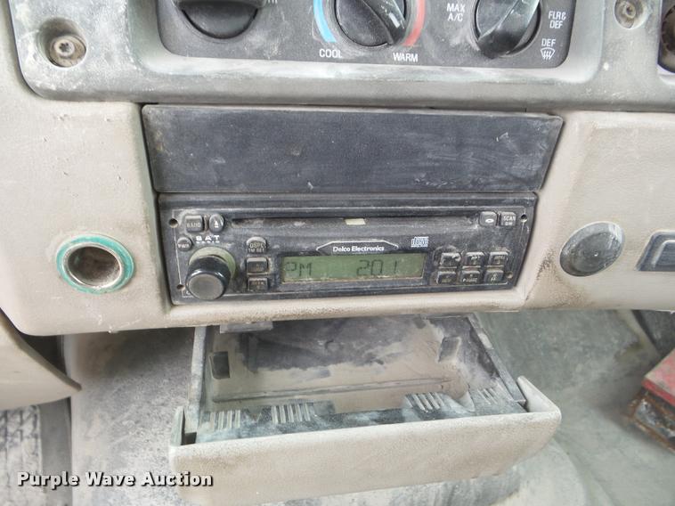 image for item DA7722 2007 Sterling A9500 semi truck