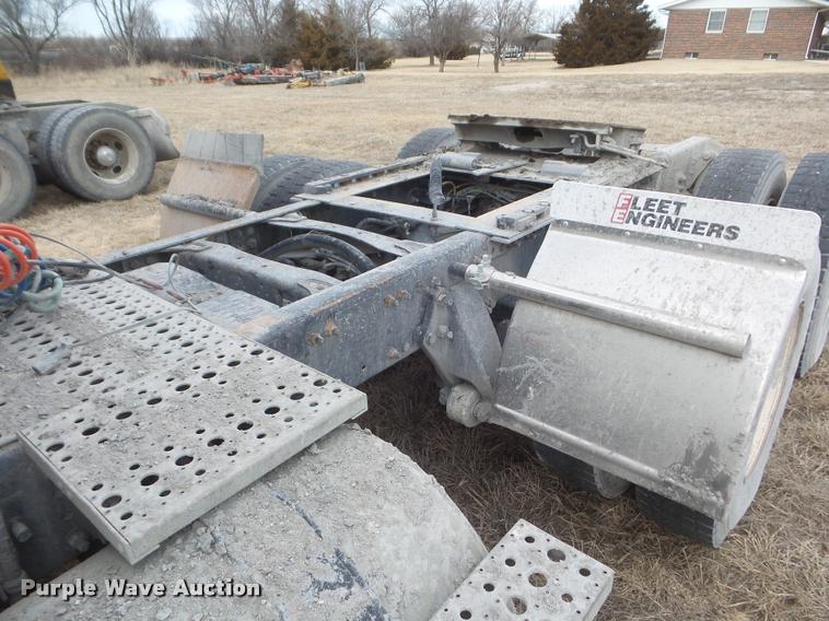 image for item DA7722 2007 Sterling A9500 semi truck