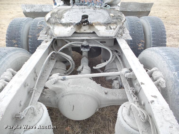 image for item DA7722 2007 Sterling A9500 semi truck