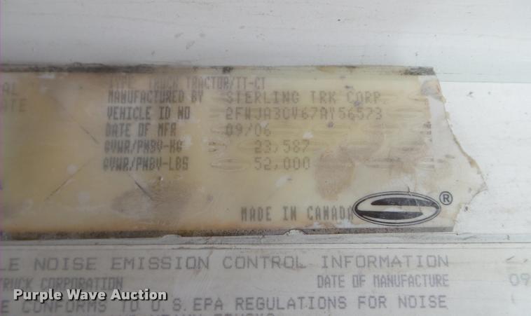 image for item DA7722 2007 Sterling A9500 semi truck