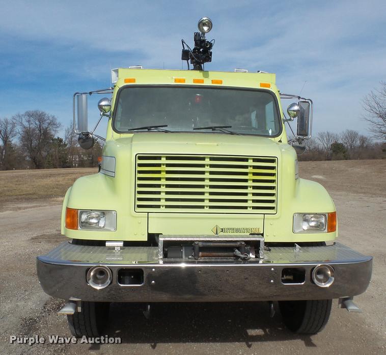 image for item DB0731 1993 International 4800 Crew Cab foam pumper fire truck