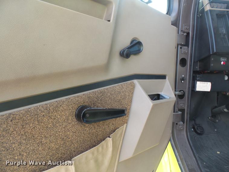 image for item DB0731 1993 International 4800 Crew Cab foam pumper fire truck