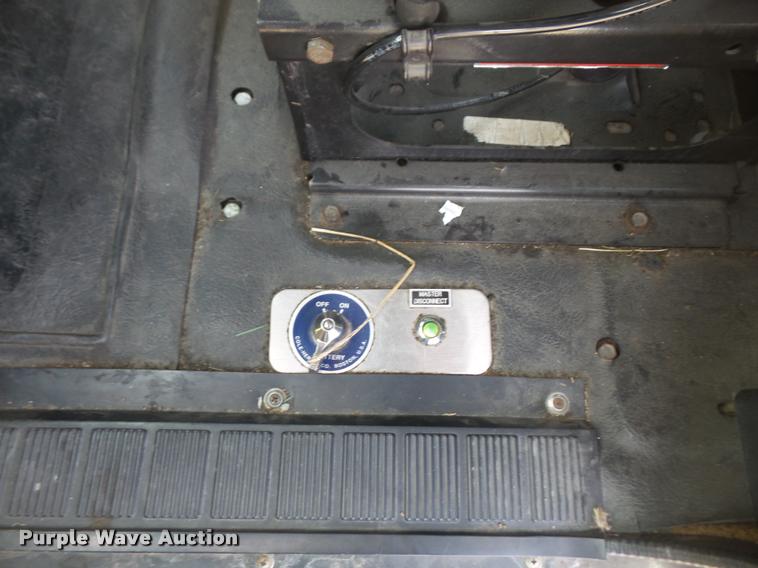 image for item DB0731 1993 International 4800 Crew Cab foam pumper fire truck