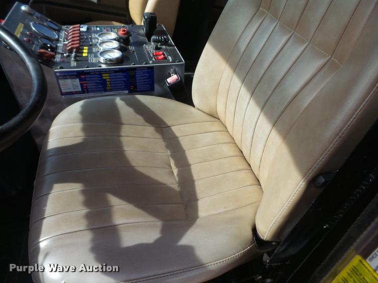 image for item DB0731 1993 International 4800 Crew Cab foam pumper fire truck