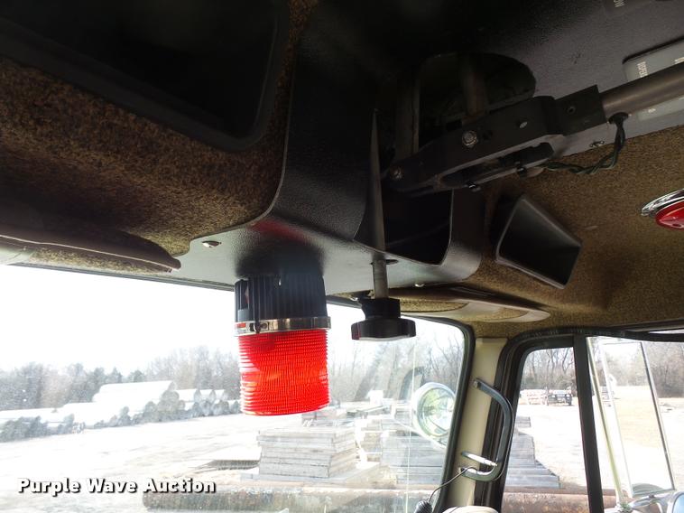 image for item DB0731 1993 International 4800 Crew Cab foam pumper fire truck