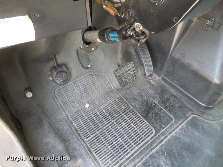 image for item DB0731 1993 International 4800 Crew Cab foam pumper fire truck