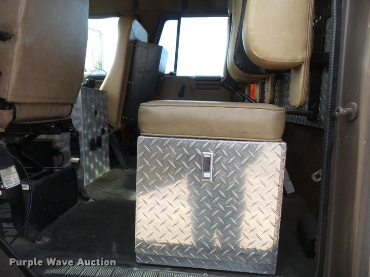 image for item DB0731 1993 International 4800 Crew Cab foam pumper fire truck