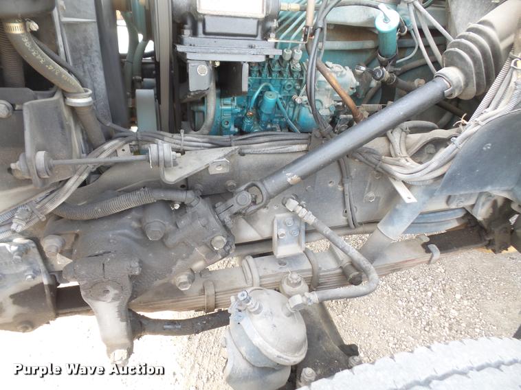 image for item DB0731 1993 International 4800 Crew Cab foam pumper fire truck